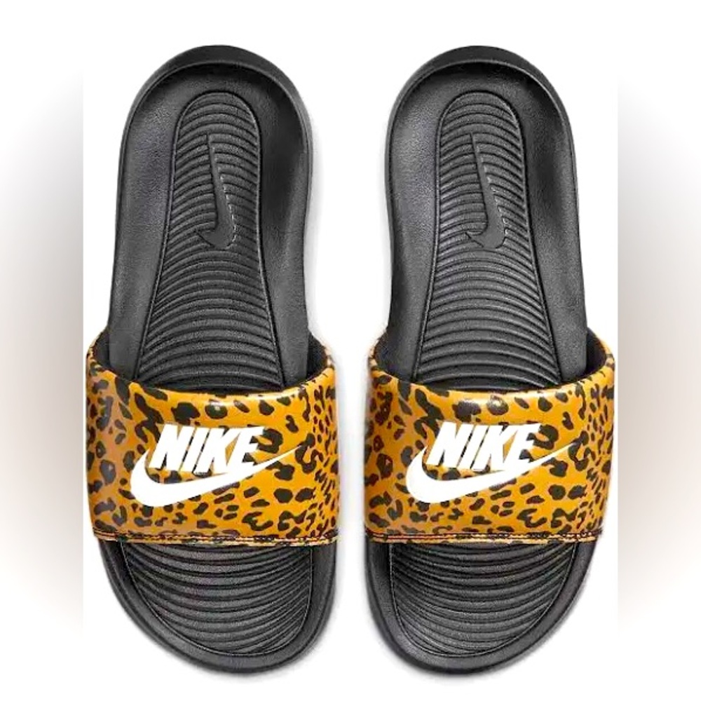 Women’s Nike Victori One Print Comfort Slides Sandals Leopard print, size 9